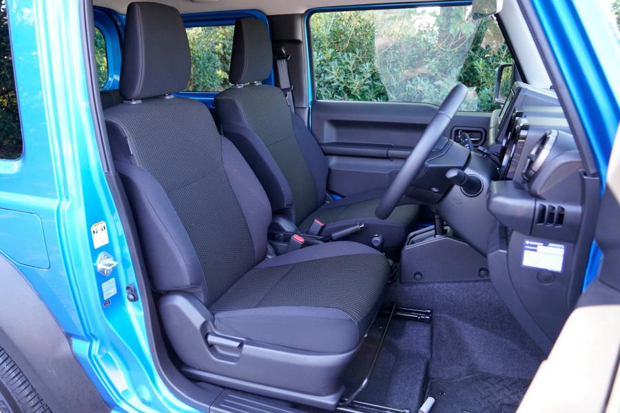 Интерьер Suzuki Jimny Sierra JC 2018 года  (JP) (фото 10 из 18)